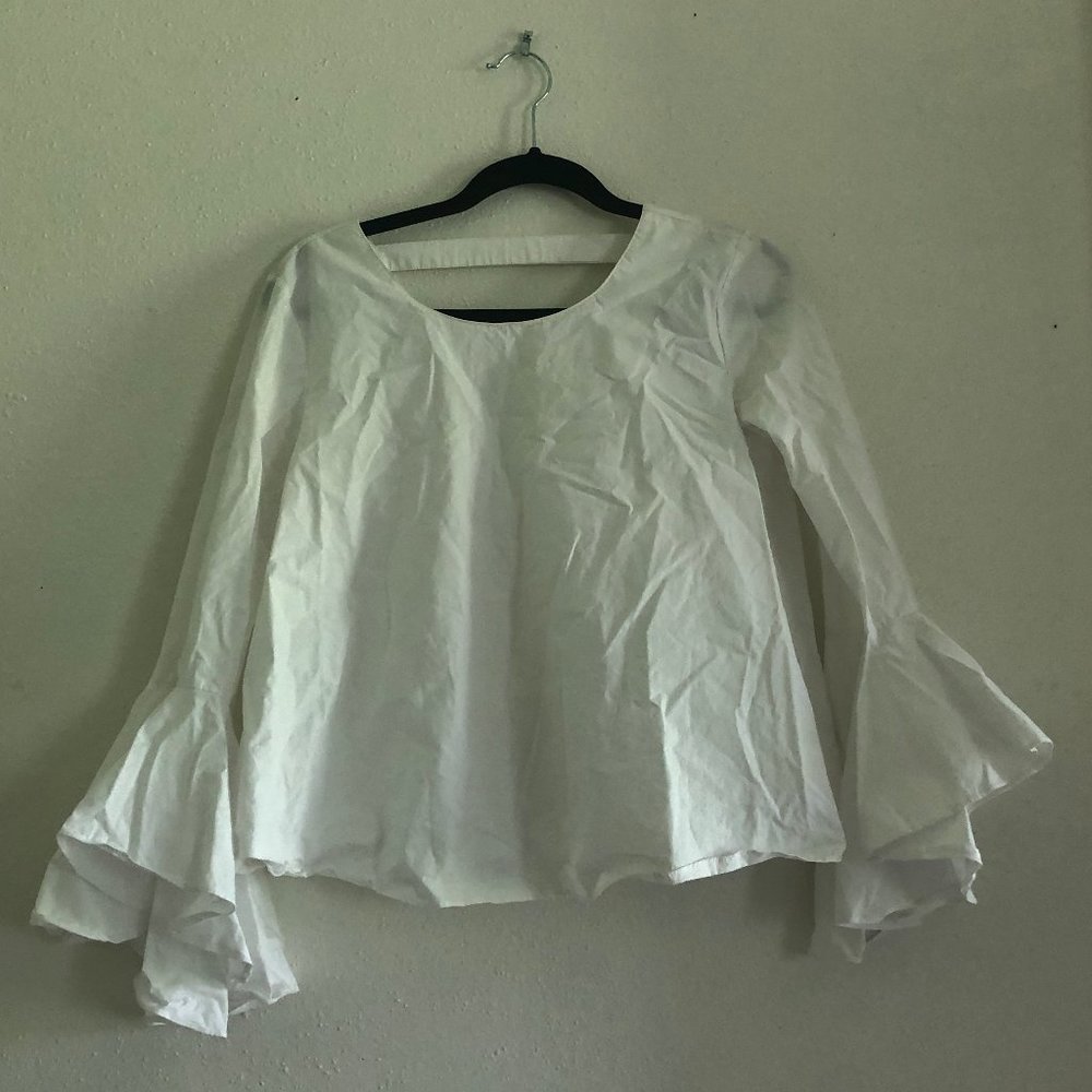 WHITE BLOUSE WITH BELL SLEEVES SIZE S